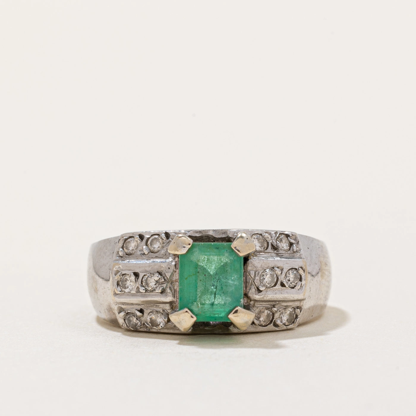 Chic Choice High-End Quality Emerald & Diamond Ring | 0.60ct, 0.06ctw | SZ 5.25 |