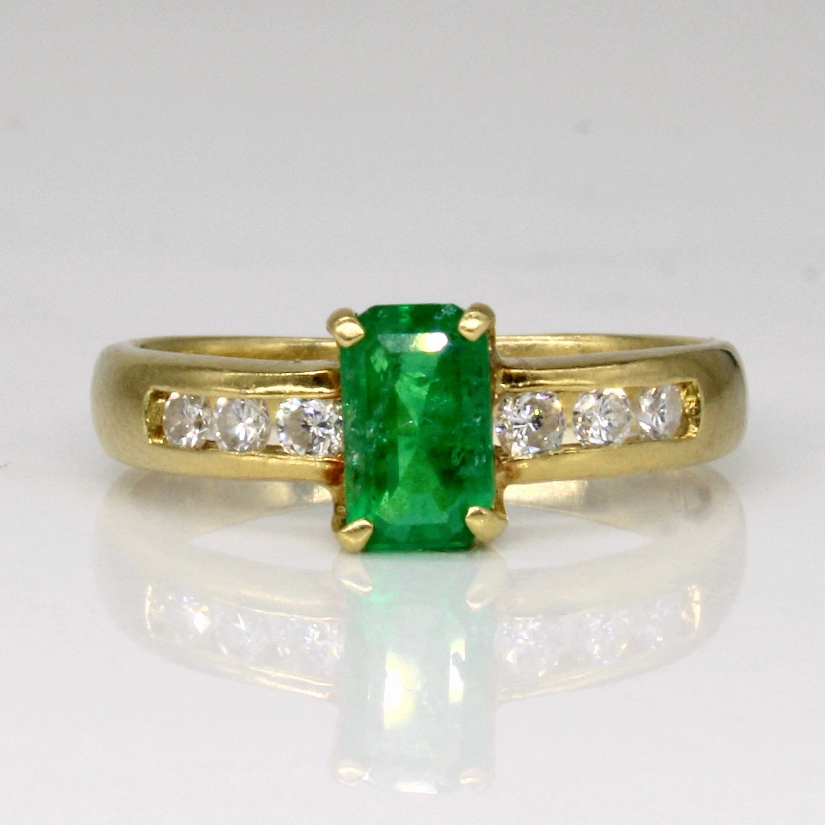 Emerald & Diamond Ring | 0.65ct, 0.21ctw | SZ 5.5 | Sleek Look Clean Aesthetic