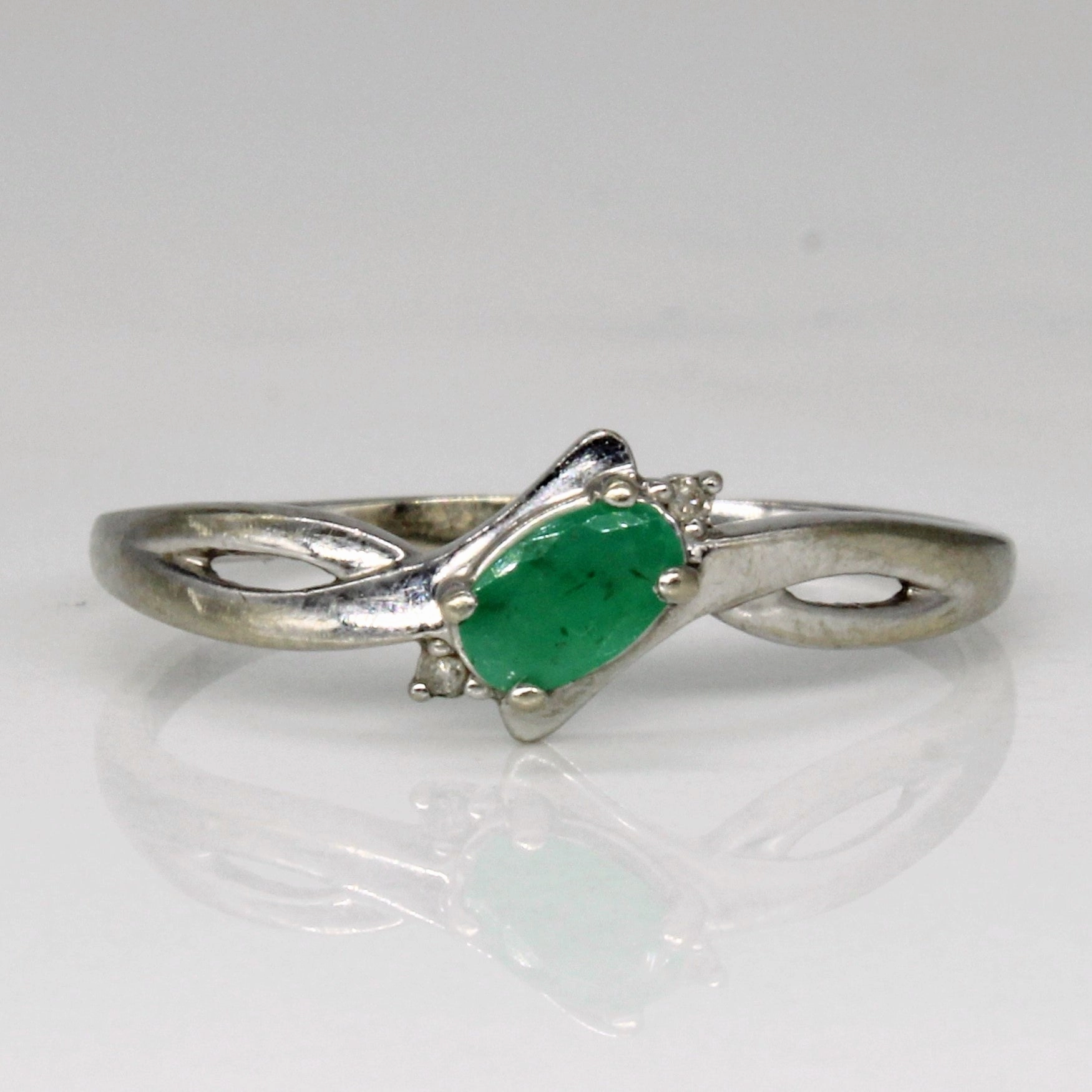 Emerald & Diamond Waterfall Ring | 0.15ct, 0.01ctw | SZ 7.25 | Fine finishing