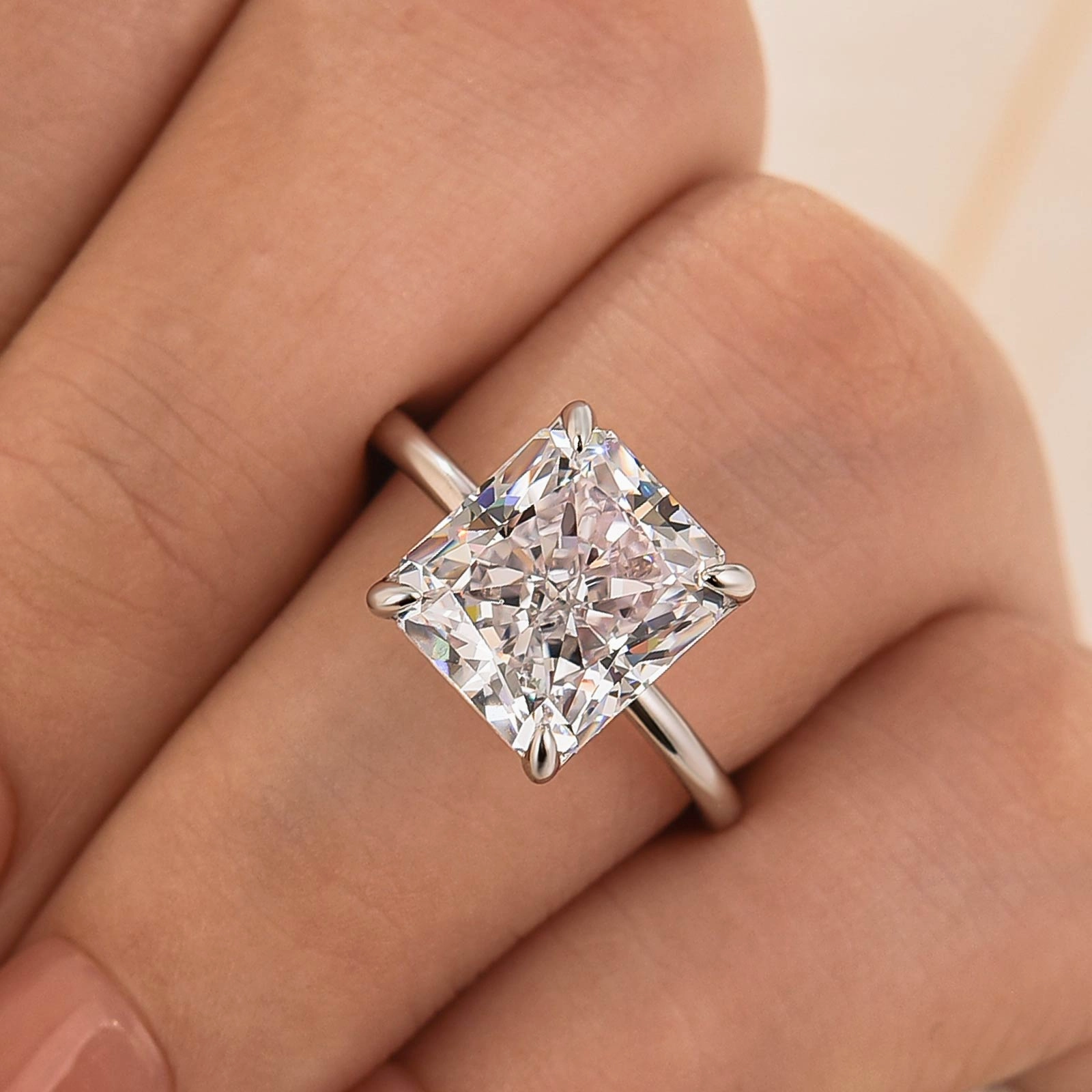 Fashion 4.0Ct White Stone Radiant Cut Solitaire Engagement Ring For Woman In sterling Sliver Effortless Sparkle