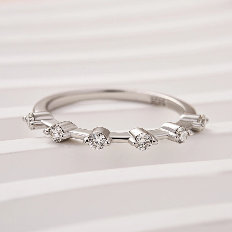 Sparkling Touch Elegant Outline Louily Moissanite 0.2 Ct Round Cut Women's Wedding Band