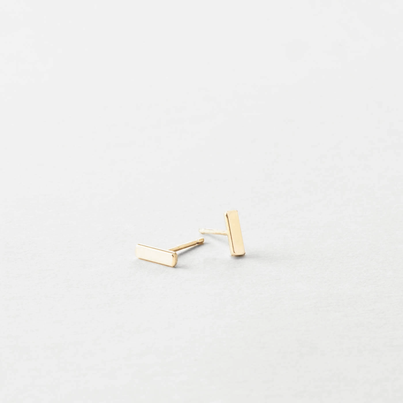 Flat Bar Studs Radiant Appearance Affordable Appearance