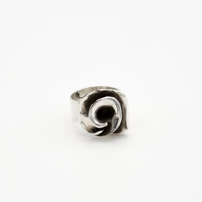 Flower Sterling Silver Ring Cosmopolitan Style