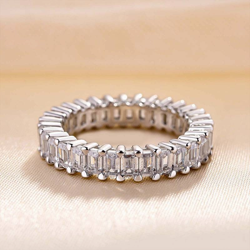 Delicate Beauty Casual Fit Louily Classic Emerald Cut Women's Wedding Band for Gifts