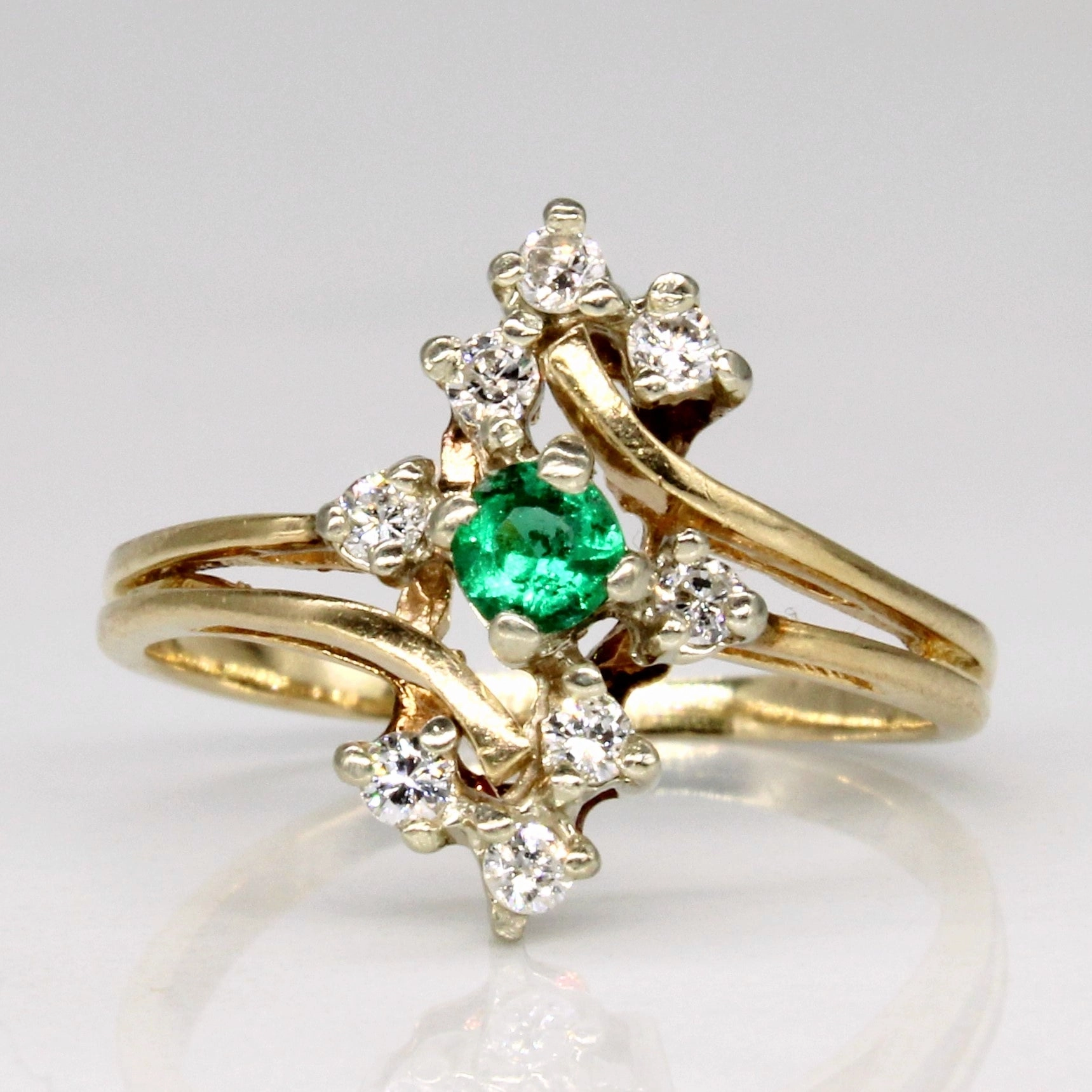 Diamond & Emerald Ring | 0.12ctw, 0.10ct | SZ 4.5 | Timeless Glow