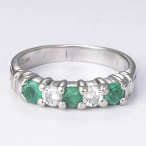 14k Emerald and Diamond Ring| 0.32ctw, 0.24ctw | SZ 5 everyday elegance Impeccable Accent