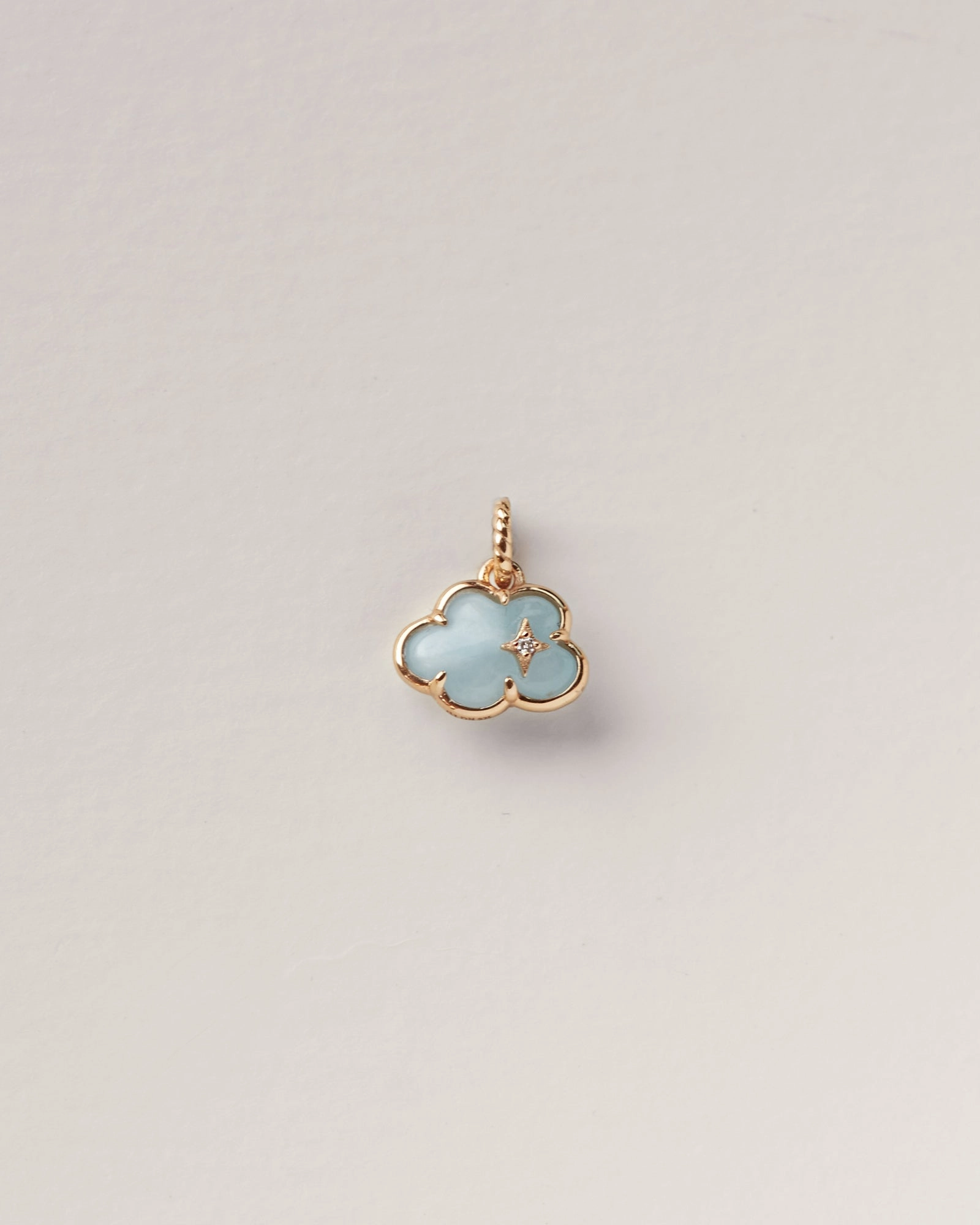 Aquamarine Cloud Charm Refined Taste Eye-catching Design