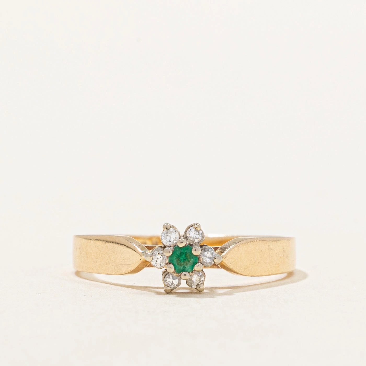 High Set Diamond & Emerald Ring | 0.06ctw, 0.04ct | SZ 5.75 | Lustrous Highlight Distinctive Style Pieces