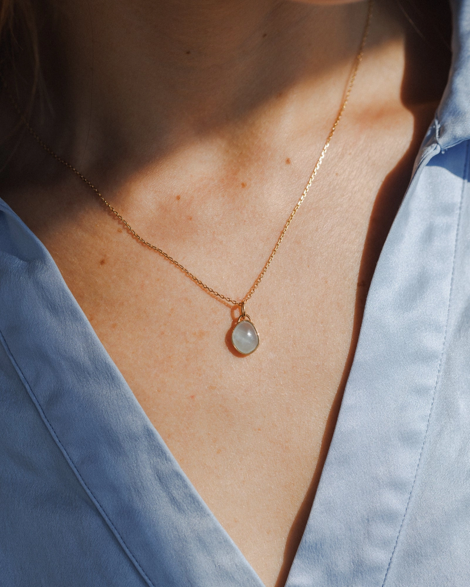 Solid Gold Mirage Necklace Exquisite Item