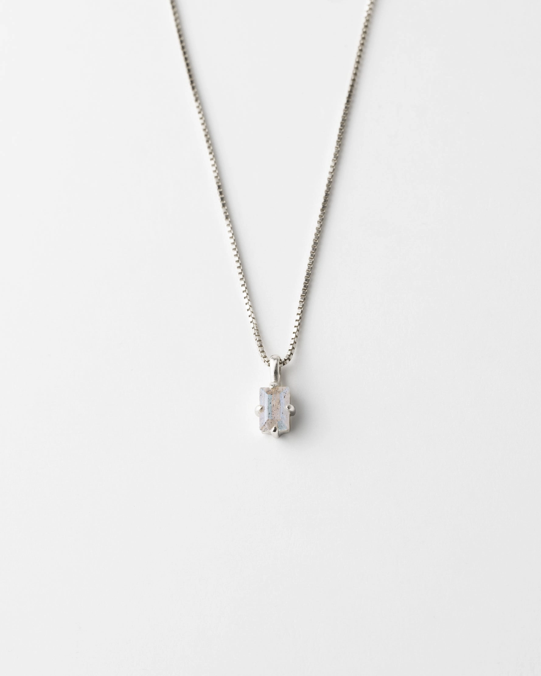 Labradorite Grand Baguette Necklace Sparkling Piece