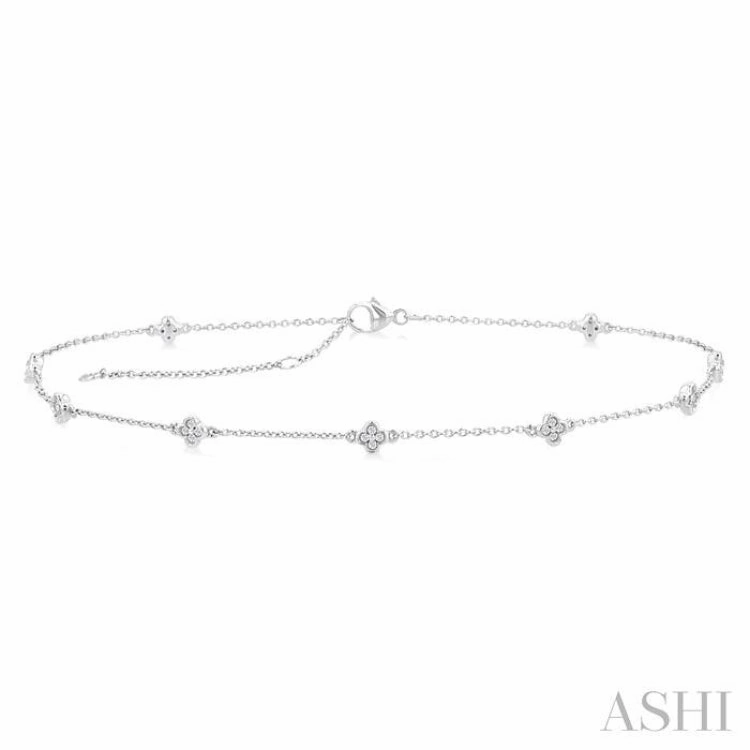 Symmetrical Detail 1/6 Ctw Four-Leaf Clover Round Cut Diamond Station Anklet in 10K White Gold
