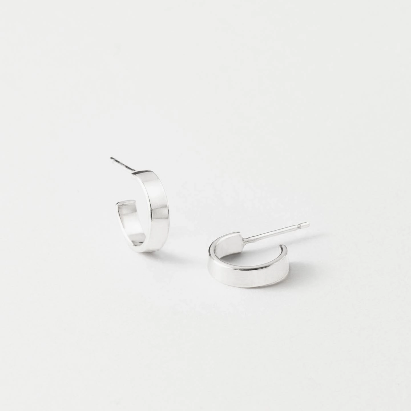 Cute Embellishment Sparkling Accessory Lill Huggie Hoops