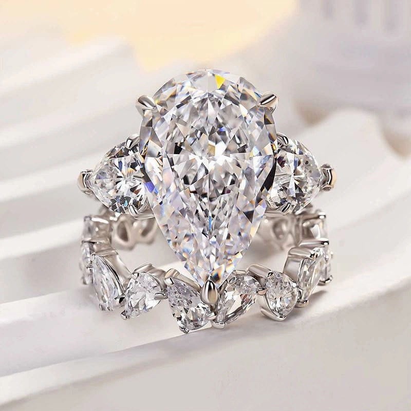 Eternal Classic exquisite design Louily Luxury 8.0 Ct Pear Cut Three Stone Wedding Set