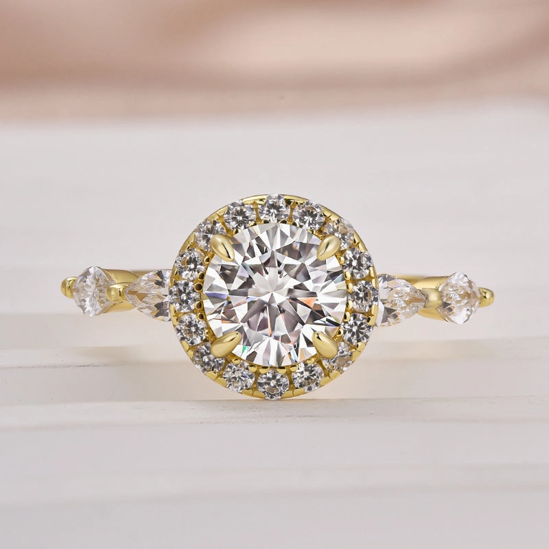 Louily Moissanite 1.0 Ct Halo Round Cut Yellow Gold Promise Ring Bright design Fashion Focus
