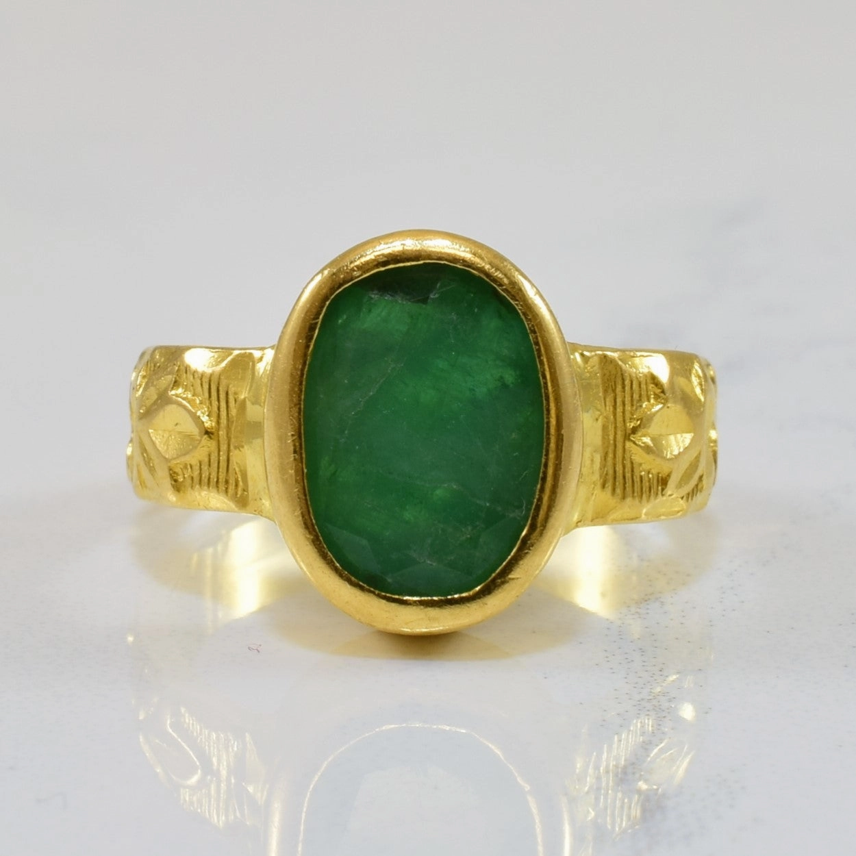 Open Back Solitaire Oval Emerald Ring | 2.60ct | SZ 3.75 | Chic Pulse Shiny Features