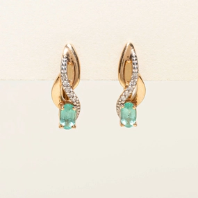 Emerald & Diamond Crossover Earrings | 0.30ctw | 0.05ctw | Fresh Light Shiny Design