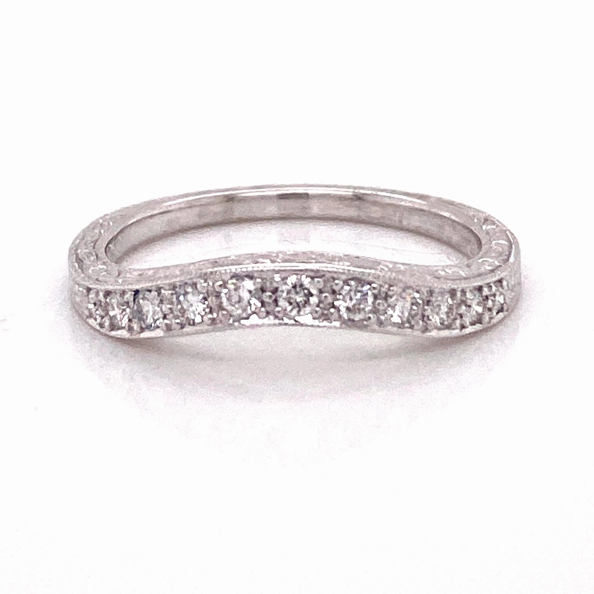 Groundbreaking Design RIDGELAND CURVED BAND