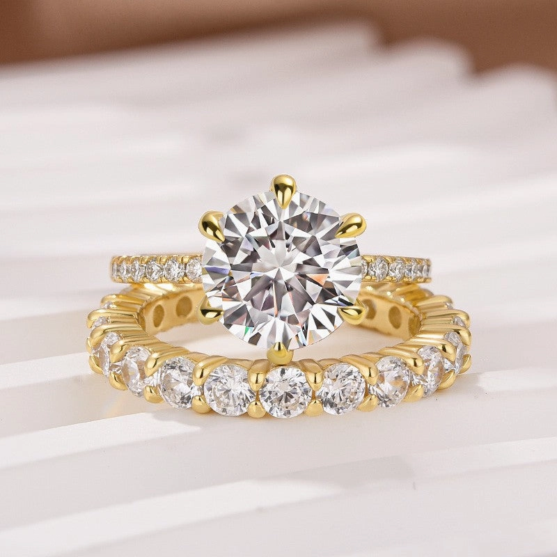 Iconic Style Moissanite 2.0Ct Round Cut Yellow Gold Wedding Ring Set