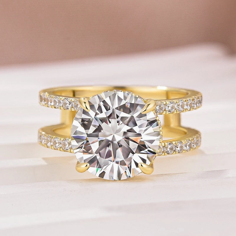 Moissanite Split Shank Design 4.0Ct Round Cut Yellow Gold Engagement Ring Fashion Design Dainty Accent