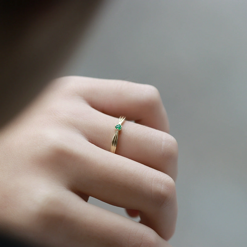Occasion Wear Artisan Texture Natural Emerald Gold Ring | 9K Gold