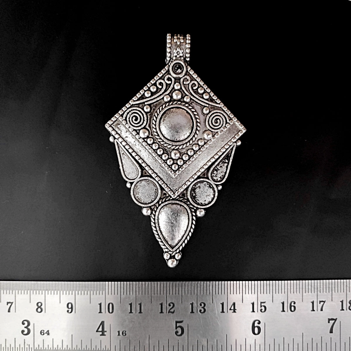 Birthday gift Luxury Sparkle Oxidised silver Geometric pendant cabochon setting SP228