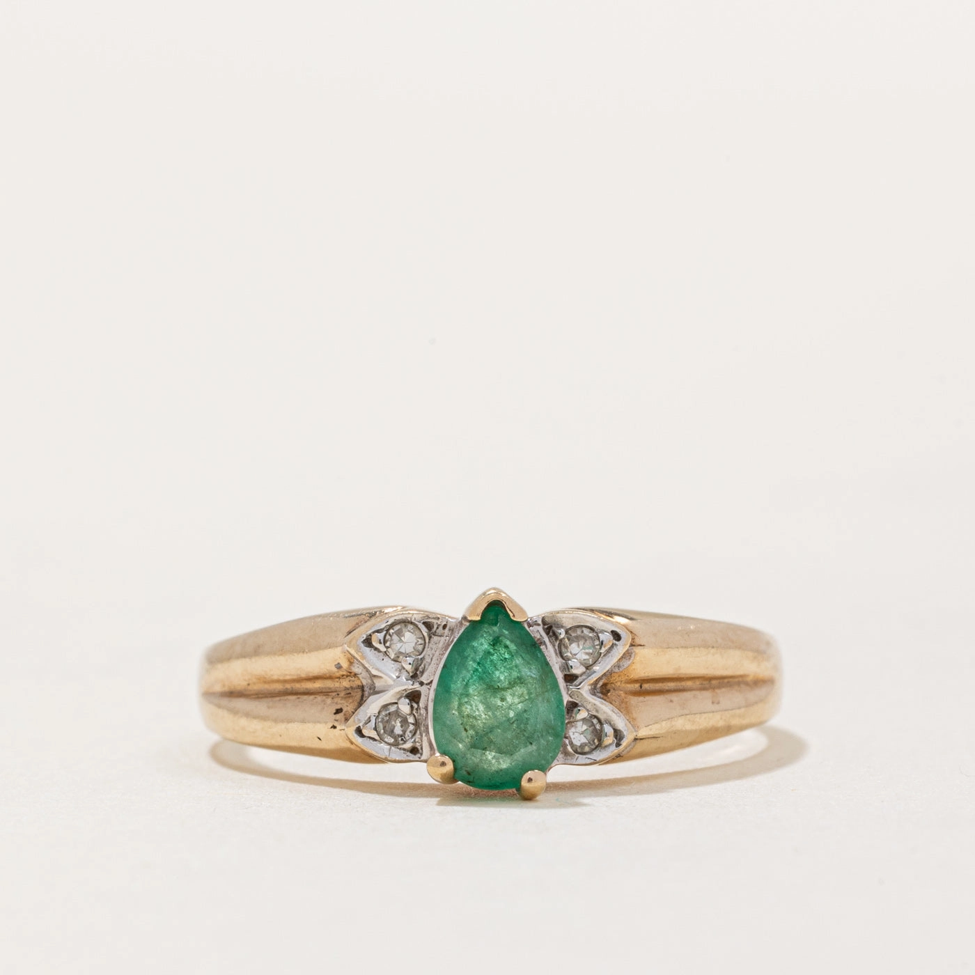 Pear Cut Emerald & Diamond Ring | 0.30ct, 0.02ctw | SZ 8.25 | Subtle Shine