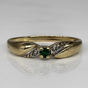 Emerald & Diamond Twist Ring | 0.03ct, 0.02ctw | SZ 8 | Timeless Highlight Lifestyle Match