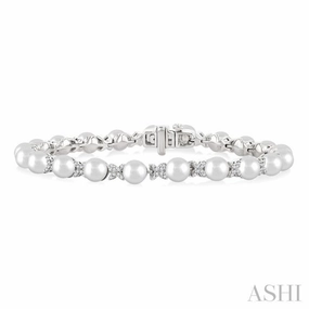 5 MM Cultured Pearl and 1/2 Ctw Round Cut Diamond Floral Fashion Bracelet in 14K White Gold Verified Craft