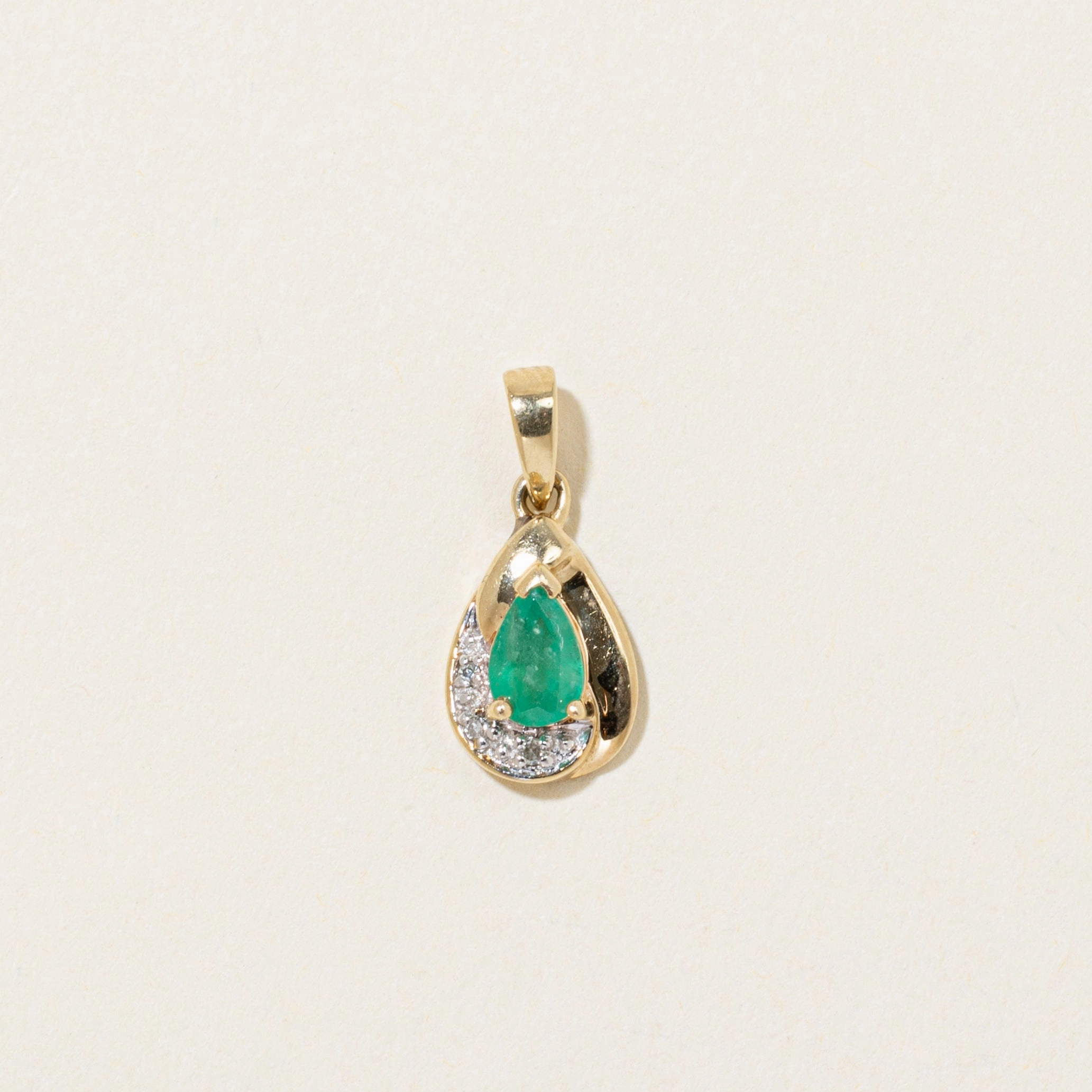 Pear Cut Emerald & Diamond Pendant  | 0.30ct, 0.02ctw Glitter Detail Elegant Style