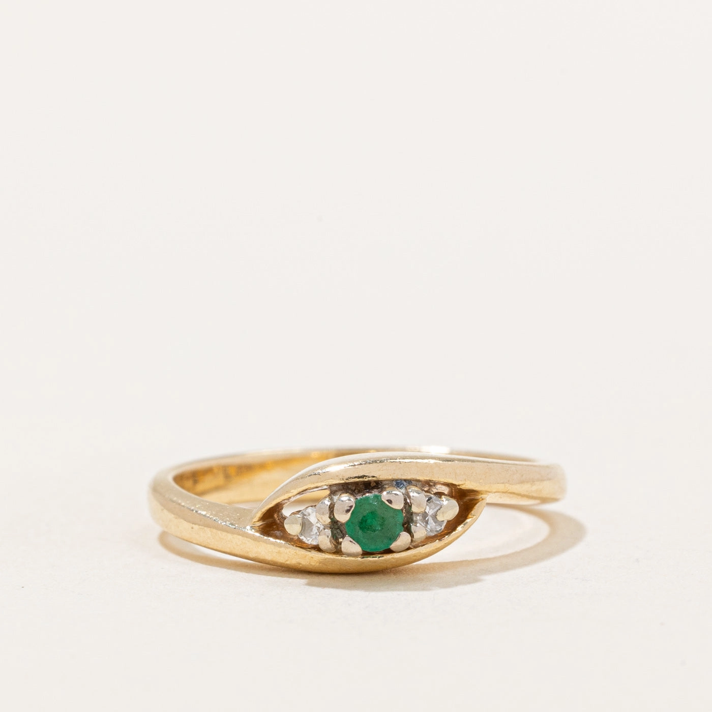 Unique Style Camera Ready Emerald & Diamond Ring | 0.03ct, 0.01ctw | SZ 4.25 |