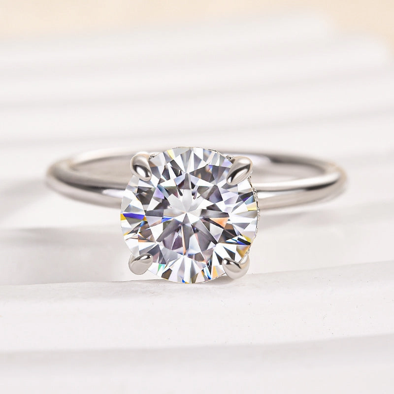 Louily Moissanite 2.0 Carat Round Cut Promise Ring Luxury Craftsmanship Soft Reflection