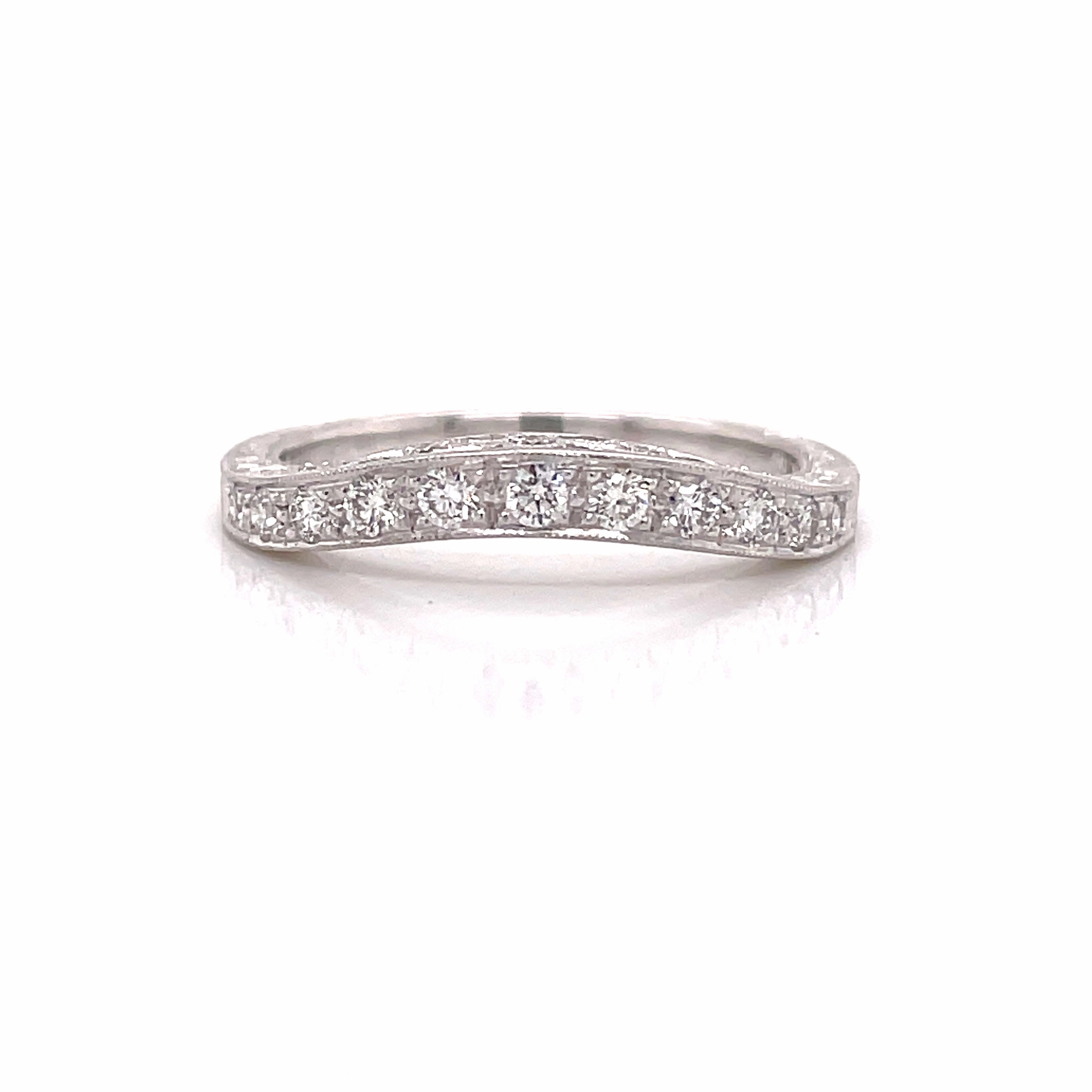 Easy Style RIDGELAND CURVED BAND WITH FIVE DIAMOND SIDE