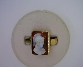 Exclusive Accessory HighEnd Ornament HARD STONE CAMEO RING