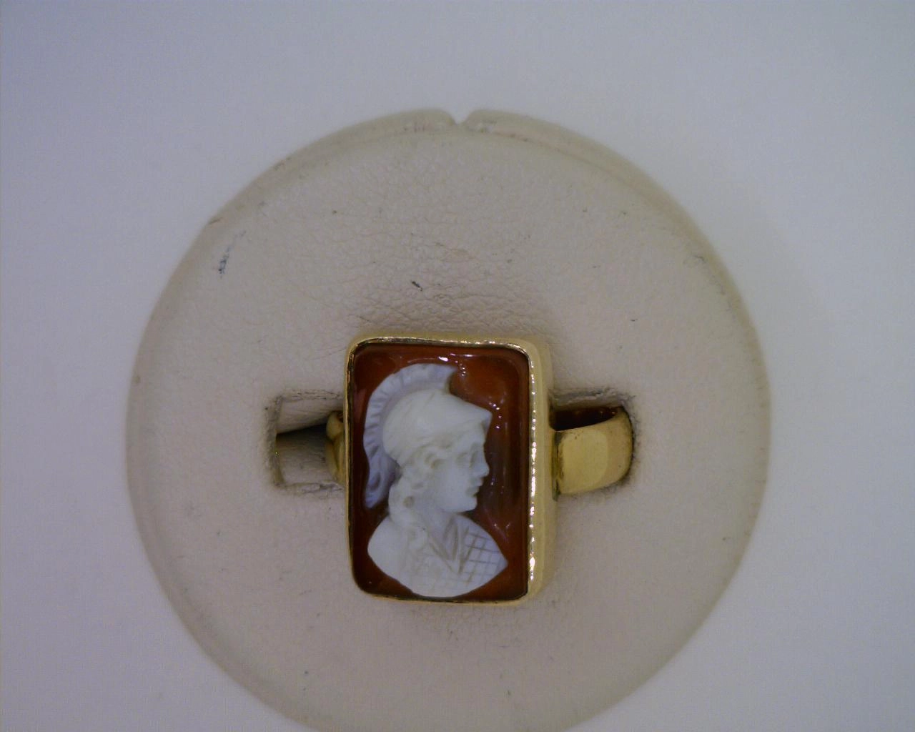 Exclusive Accessory HighEnd Ornament HARD STONE CAMEO RING