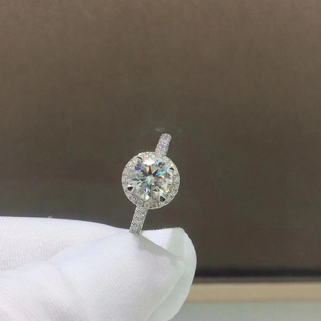 Round Brilliant Halo Diamond Engagement Ring | S925 | Moissanite Memory Lane