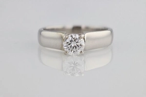 Round Diamond Solitaire Engagement Ring with IGI Cert Low key style Fashionable Piece