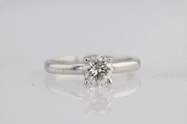 High-Quality Design Symbolic Meaning Round Solitaire 1.02ct G/I1 Diamond Engagement Ring
