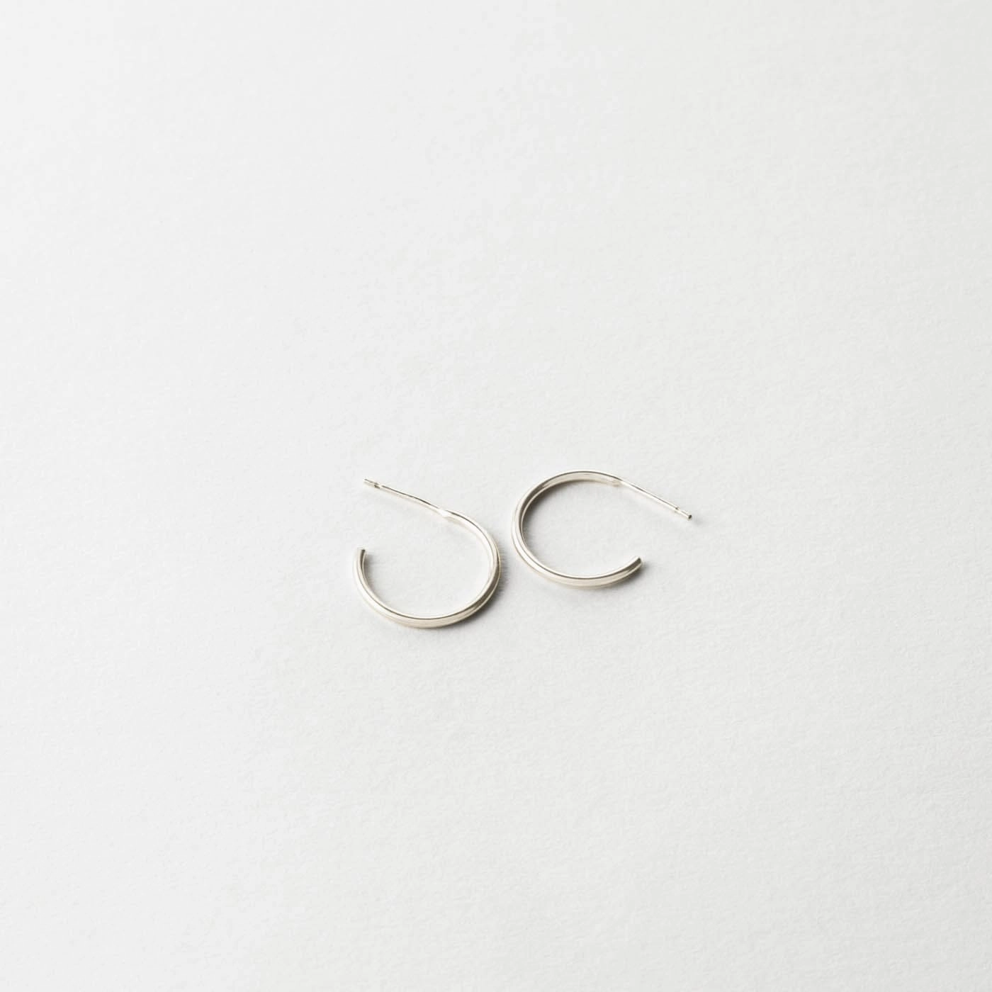 Bessie Hoops Grand Ornament Square Item