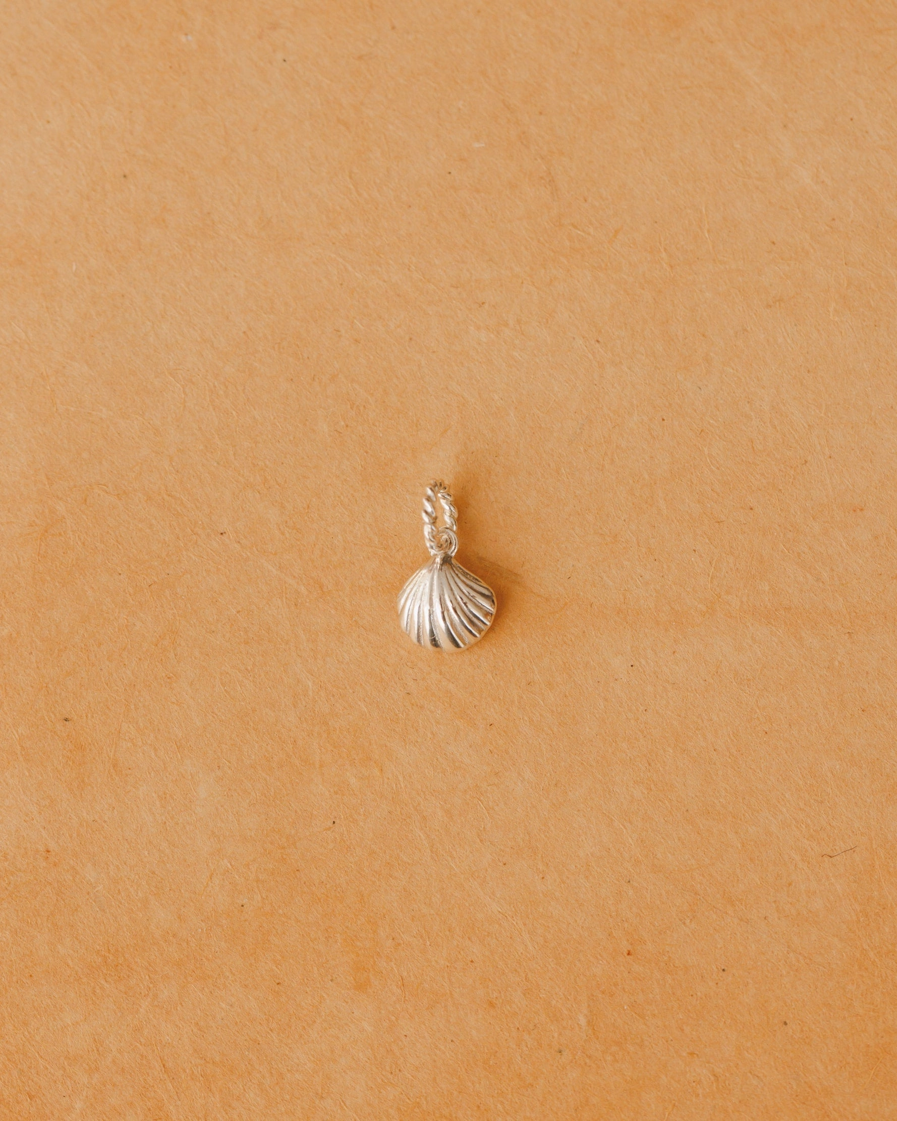 Fresh Statement Celebration Look Seashell Charm