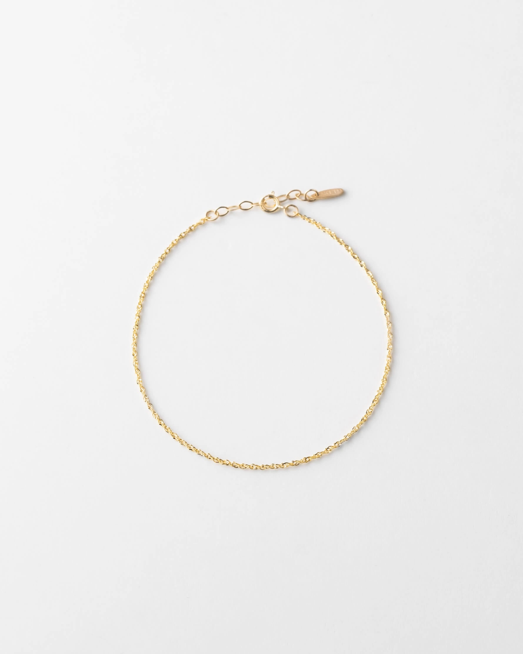 Constant Glamour Endless Vision Shimmer Chain Bracelet