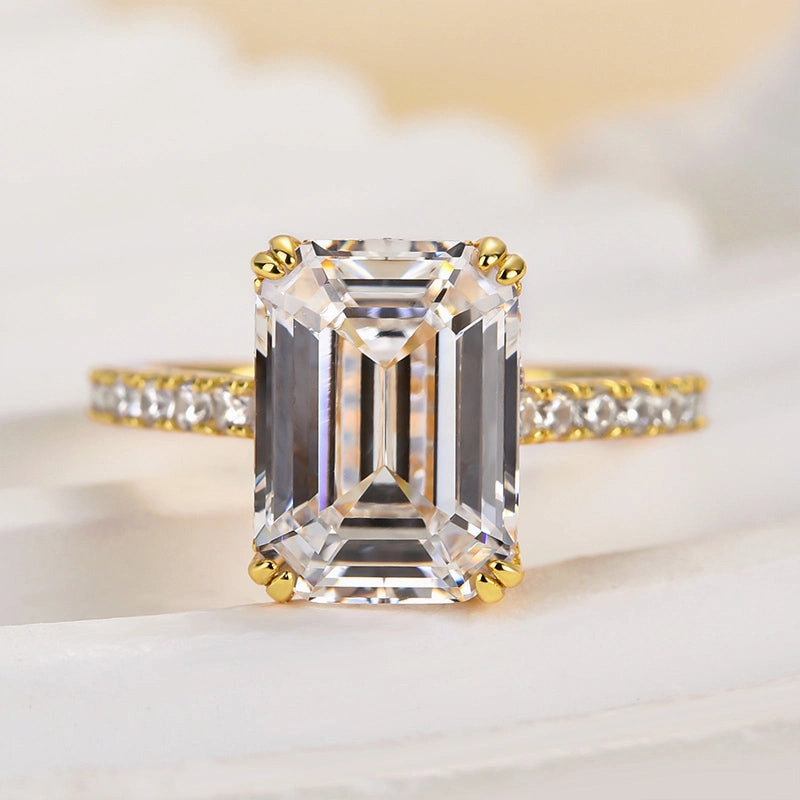 Timeless Shape Fashionable Edge Louily Elegant Emerald Cut Engagement Ring In Sterling Silver