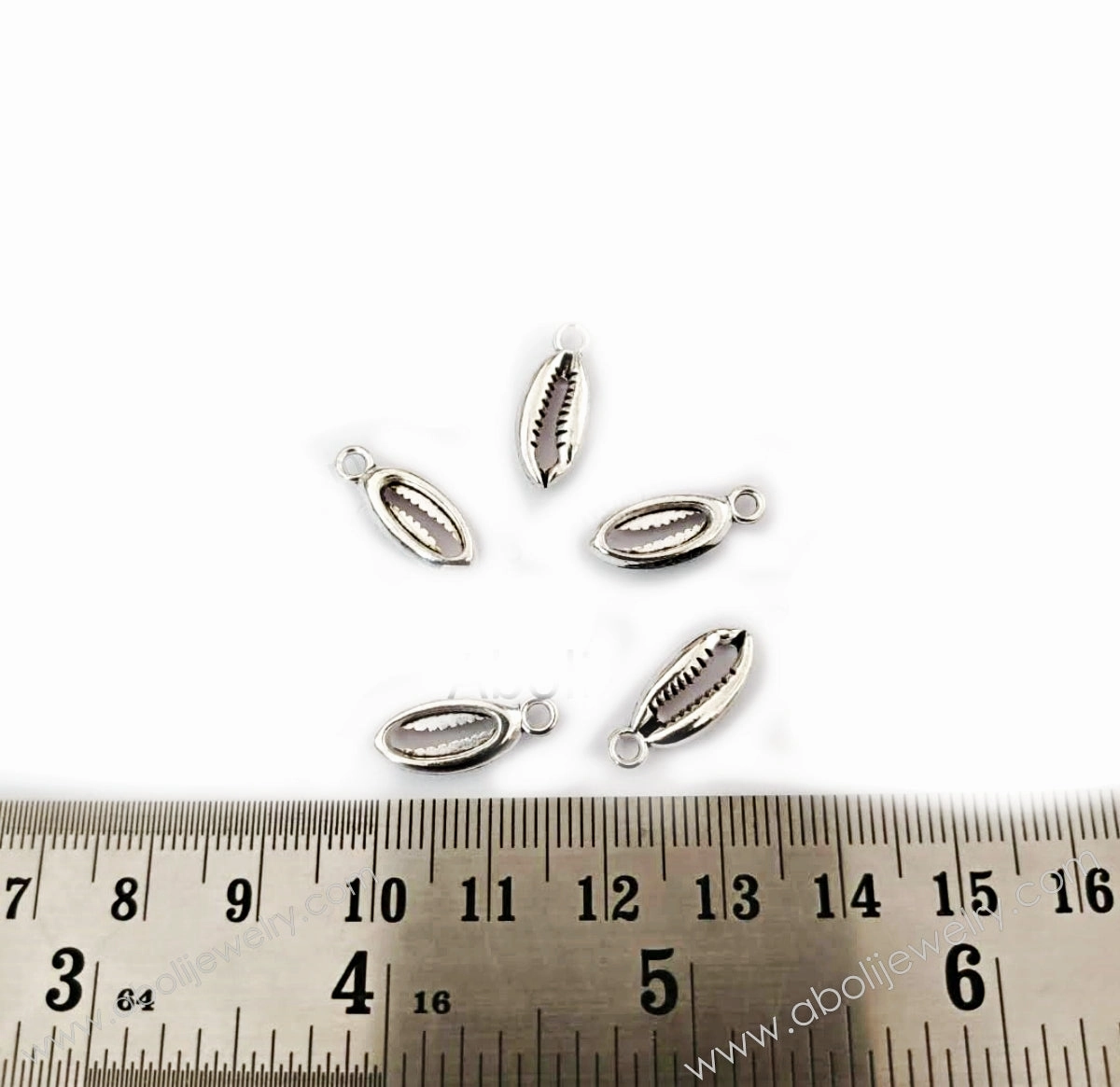 Gentle Finish Silver shell charm kawdi kowrie sea ocean theme charms CHMS59 5 charms