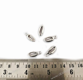Gentle Finish Silver shell charm kawdi kowrie sea ocean theme charms CHMS59 5 charms