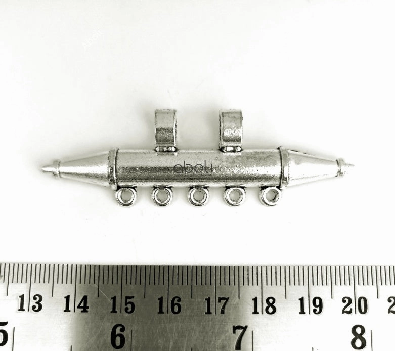 Artisan Touch Shine Accent Silver tribal pendant Silver horizontal double pointed pendant SP52