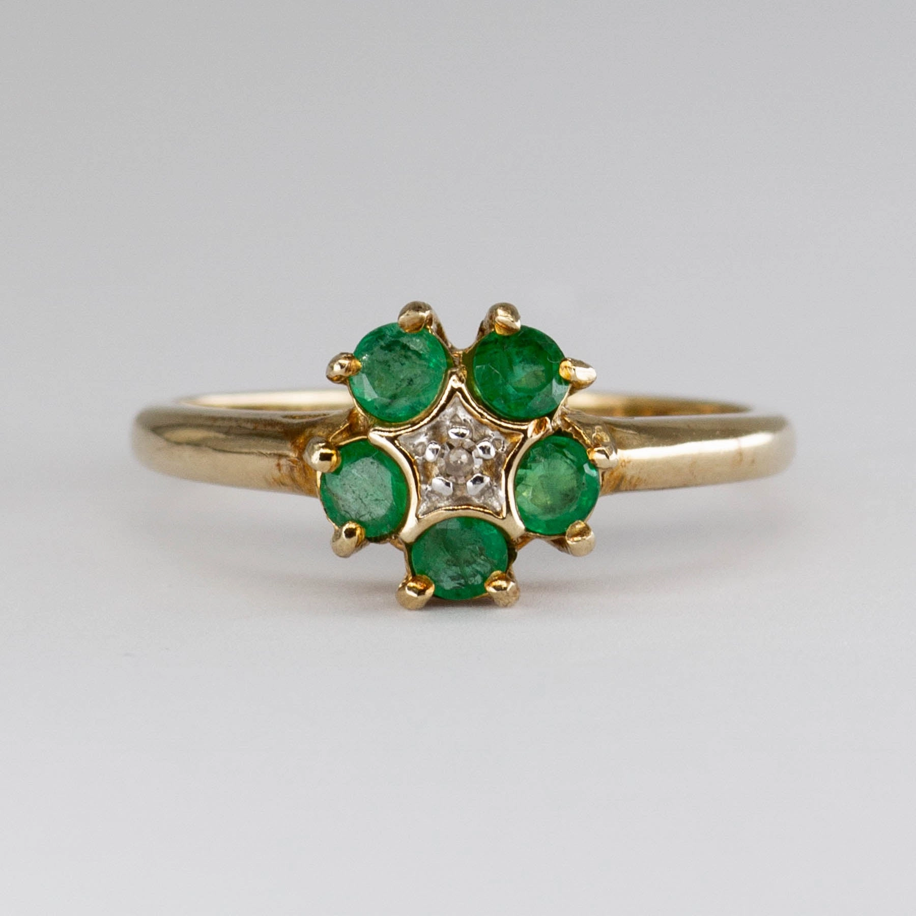 Vintage Emerald and Diamond Cluster 10k Ring | 0.5ctw, 0.01ct | SZ 7 | Stunning Detail