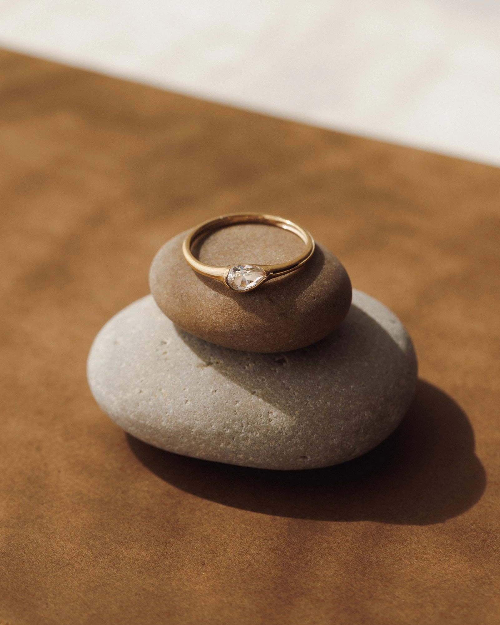 Solid Gold Zephyr Ring Fresh Style Romantic Gesture