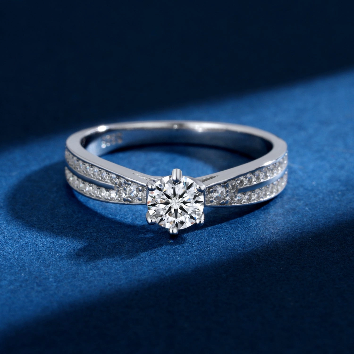 Solitaire Split Shank Engagement Ring | S925 | Moissanite Gorgeous Look Polished Touch