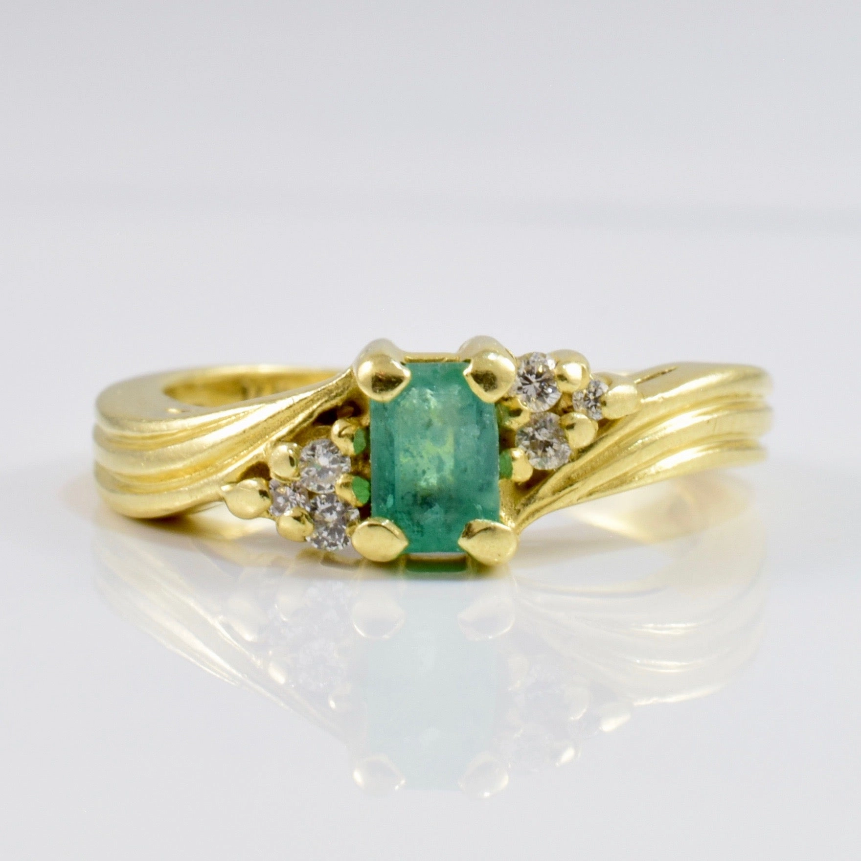 Emerald and Diamond Ring | 0.06 ctw SZ 3.5 | Vibrant Shine
