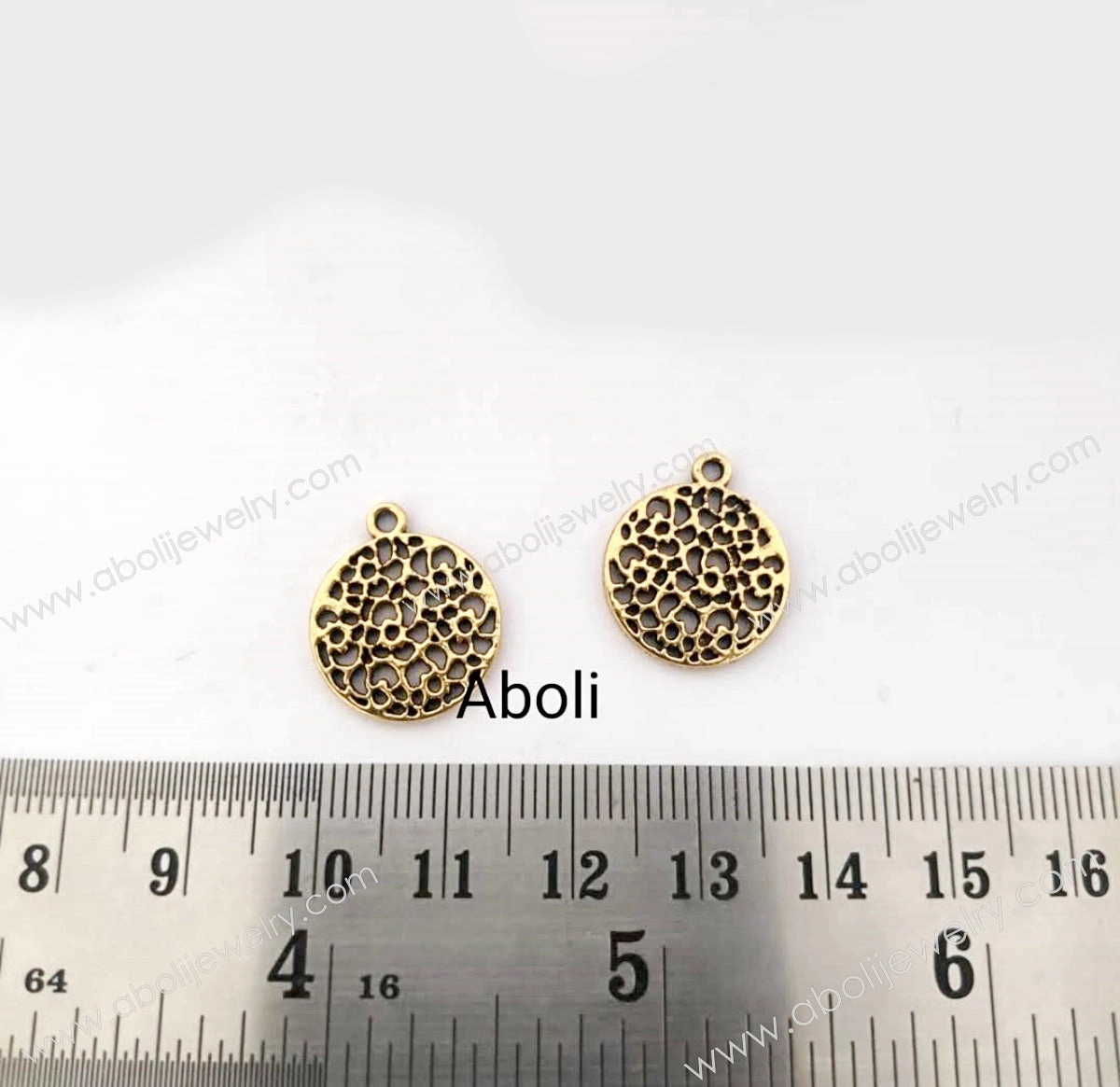 Golden Charm circular mesh pattern CHMG71 2 charms Graceful Vibe Simple Detail