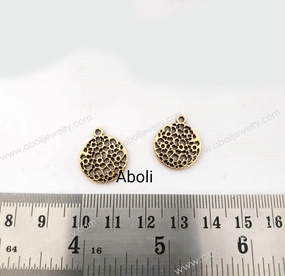 Golden Charm circular mesh pattern CHMG71 2 charms Graceful Vibe Simple Detail